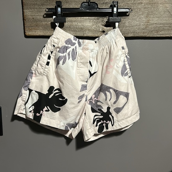 NWOT The Group Babaton Ravi Camp shirt short set - Picture 6 of 15